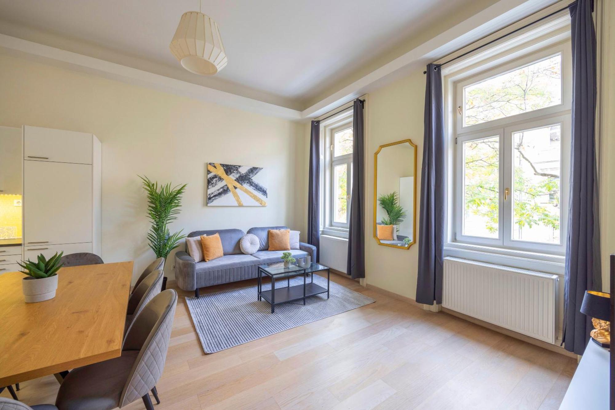 Exclusive & Spacious Central Residence W/ 4Bedrm 2Bathrm ブダペスト エクステリア 写真