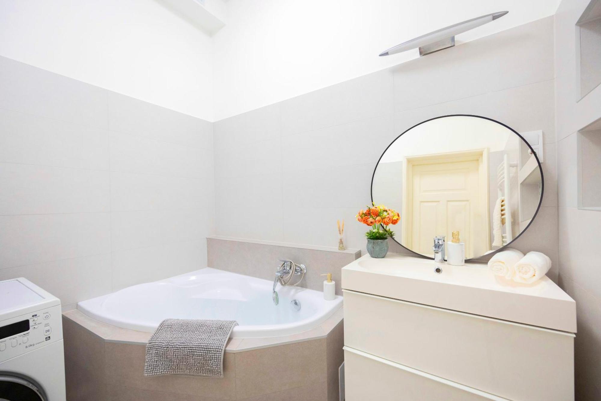 Exclusive & Spacious Central Residence W/ 4Bedrm 2Bathrm ブダペスト エクステリア 写真