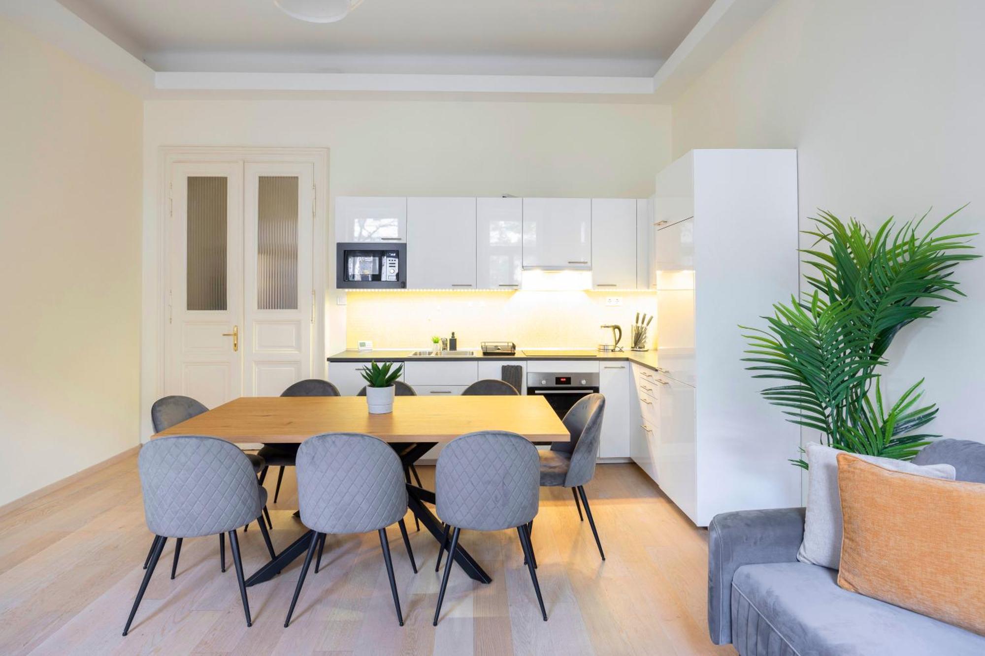 Exclusive & Spacious Central Residence W/ 4Bedrm 2Bathrm ブダペスト エクステリア 写真