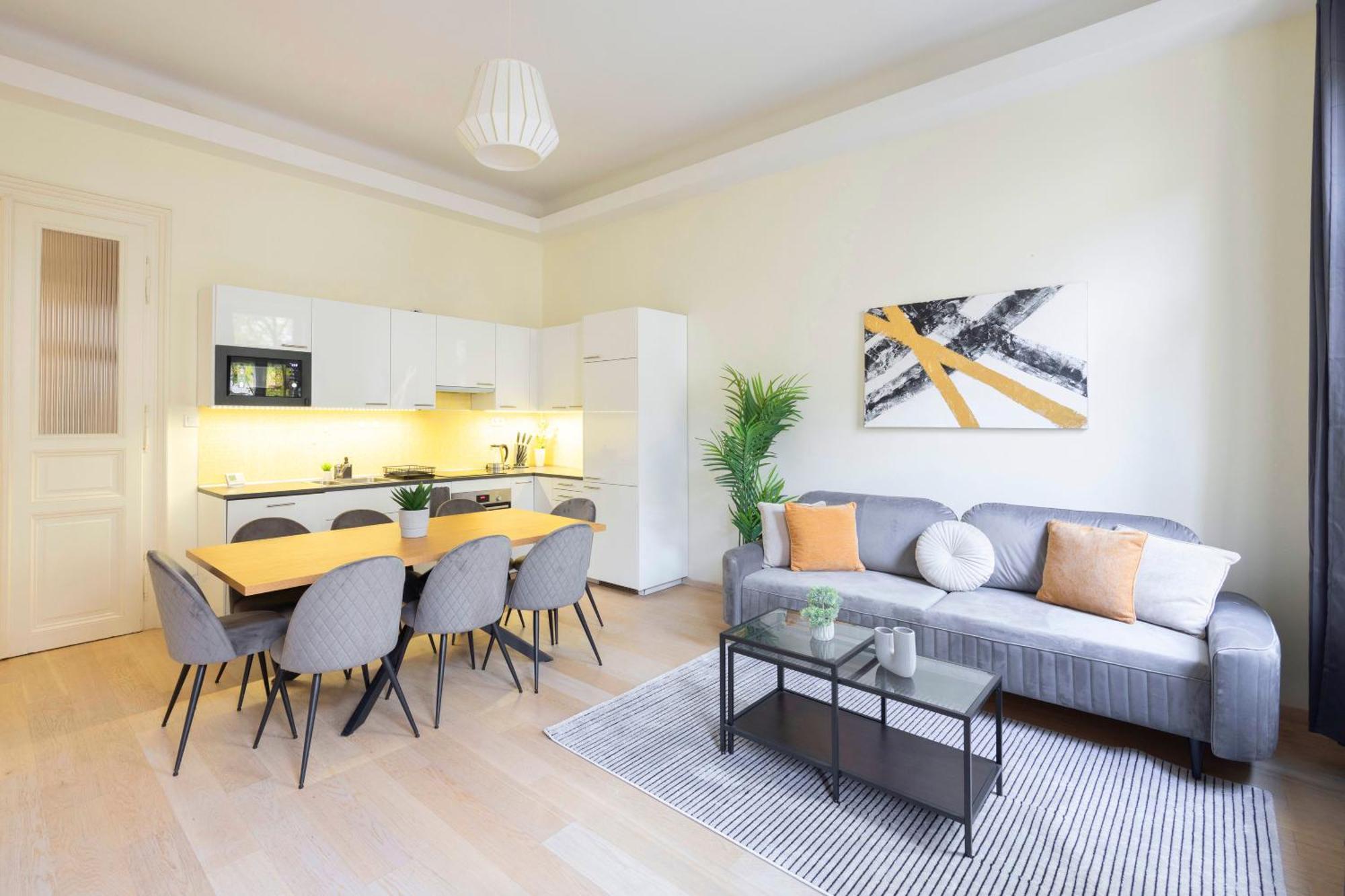 Exclusive & Spacious Central Residence W/ 4Bedrm 2Bathrm ブダペスト エクステリア 写真