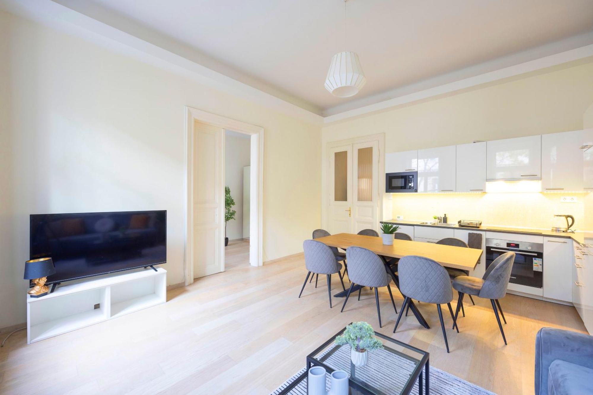 Exclusive & Spacious Central Residence W/ 4Bedrm 2Bathrm ブダペスト エクステリア 写真