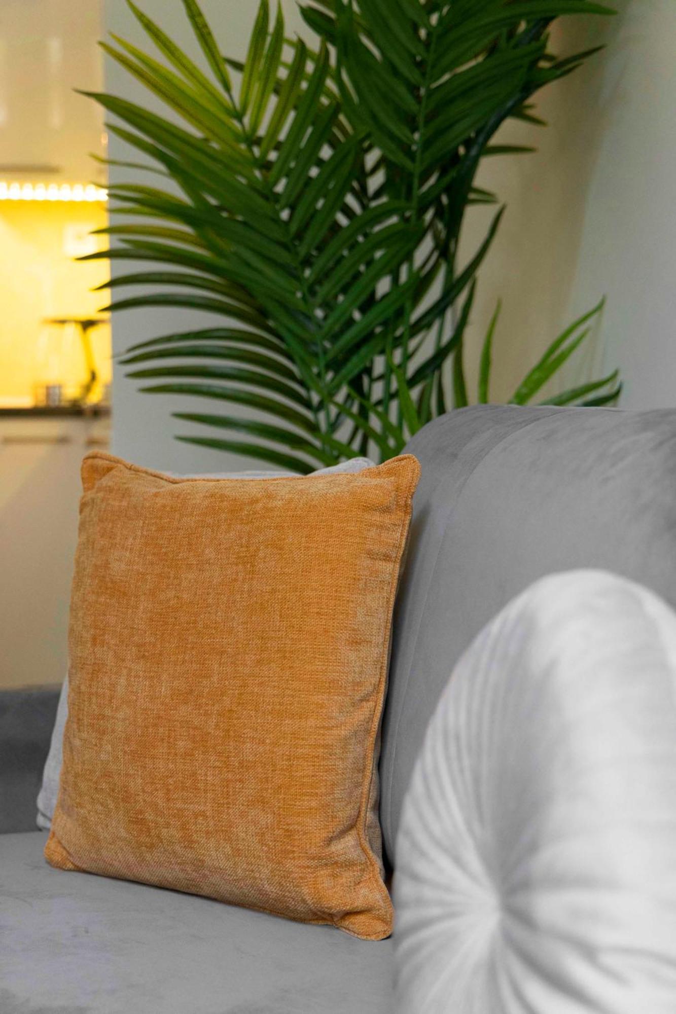 Exclusive & Spacious Central Residence W/ 4Bedrm 2Bathrm ブダペスト エクステリア 写真