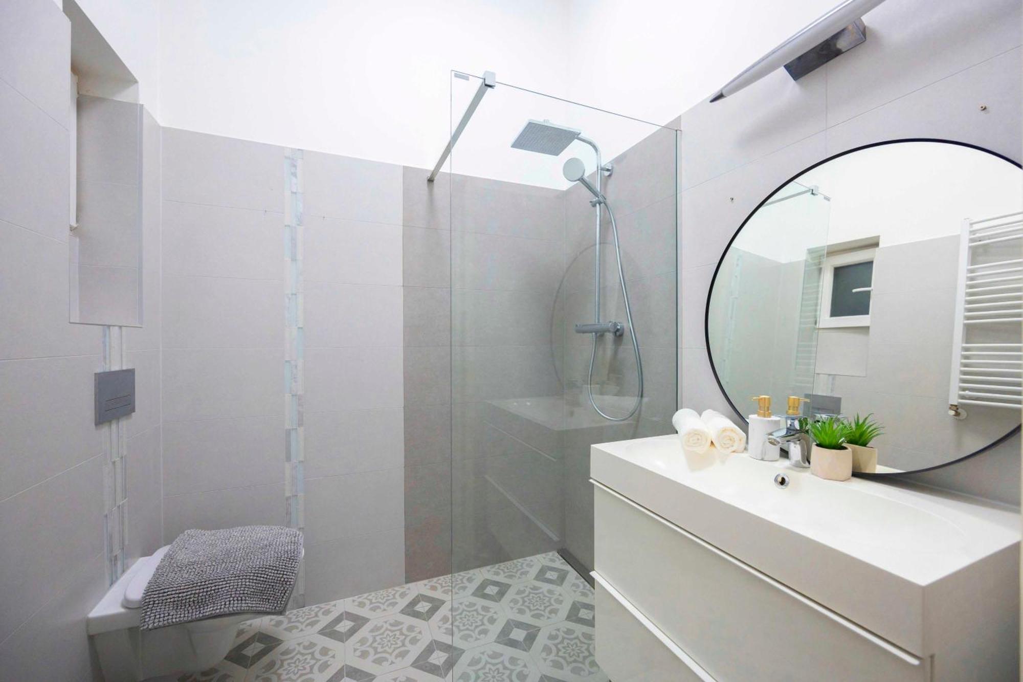 Exclusive & Spacious Central Residence W/ 4Bedrm 2Bathrm ブダペスト エクステリア 写真